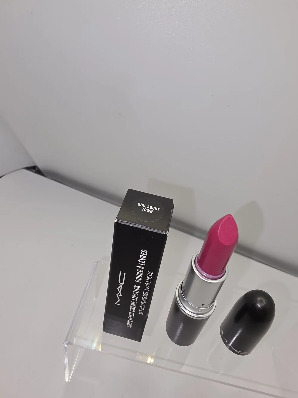DISCONTINUED MAC LIPSTICK- 